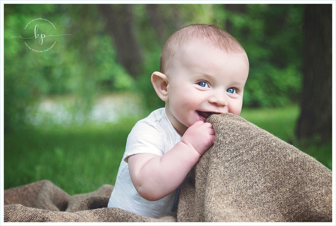 adorable 6 month old boy photo session in green bay wisconsin park